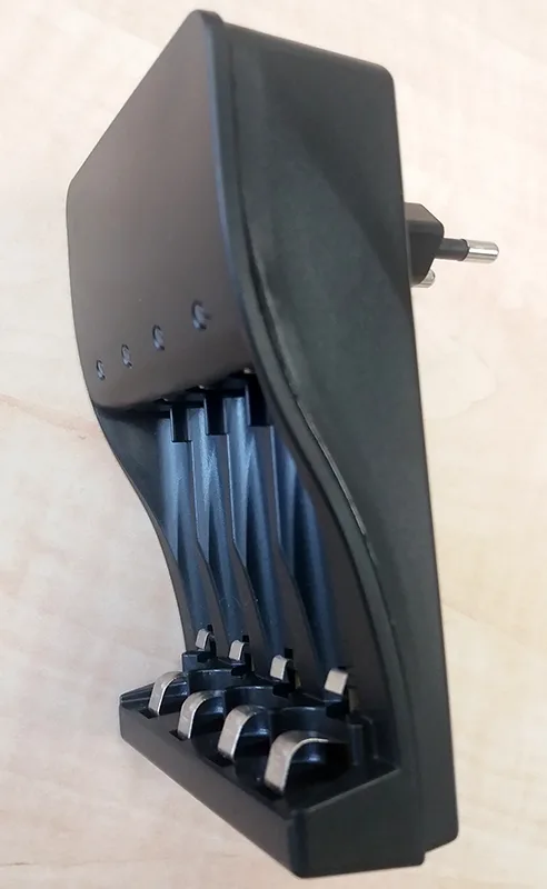 Caricabatterie «Battery Charger» (EMOS)