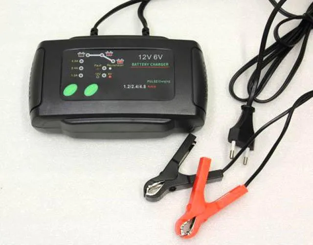 Caricabatterie per veicoli «Battery charger» — foto 2 dell'alert A12/0479/14