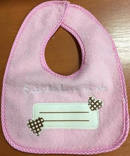 Bavaglino per bambini «Bavetta per Bambini ('Bib for children')» — foto 2 dell'alert A12/1605/16