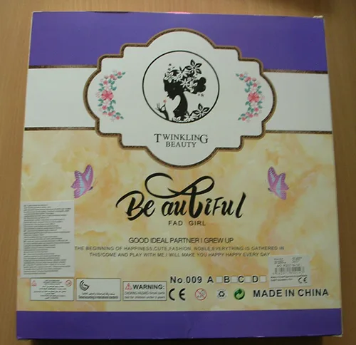 Bambola in plastica con accessori. «Be auTiful FAD GIRL» — foto 2 dell'alert A12/01703/20