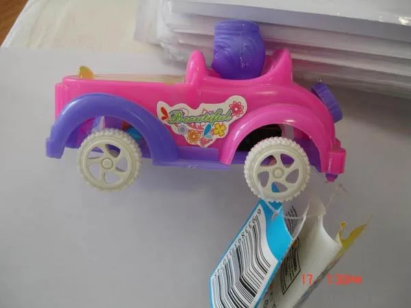 Giocattolo con dolci «Beat-up Car» — foto 2 dell'alert A12/0003/15