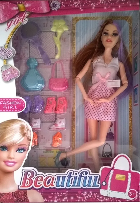 Bambola in plastica con accessori «Beautiful»