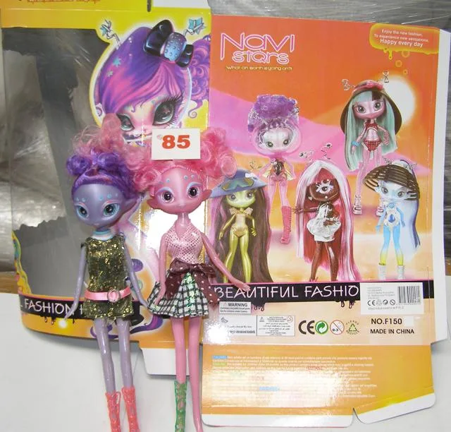 Bambola di plastica «Beautiful Fashion» (Navi Stars)