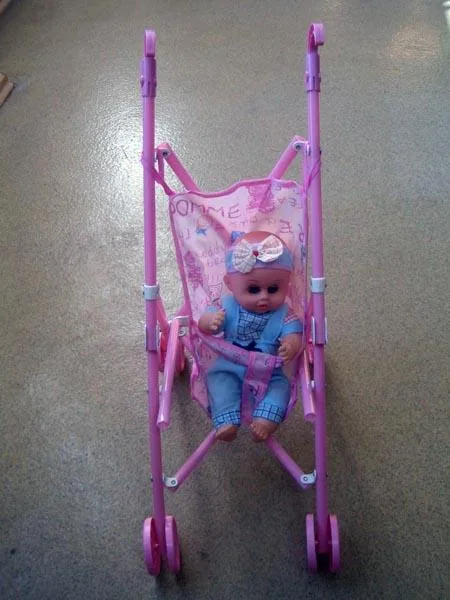 Passeggino giocattolo con bambola «Beautiful Girl» — foto 2 dell'alert A11/0004/15