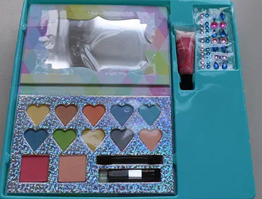 Set trucco giocattolo «Beauty collection,  Girl-on-the-go!» (make it real)