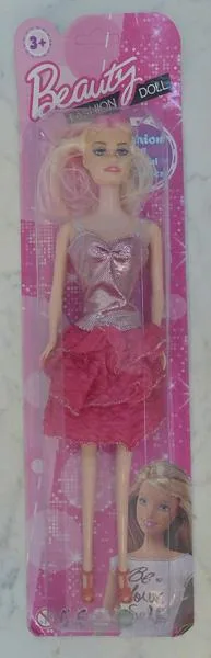 Bambola di plastica «Beauty FASHION DOLL» (Unknown)