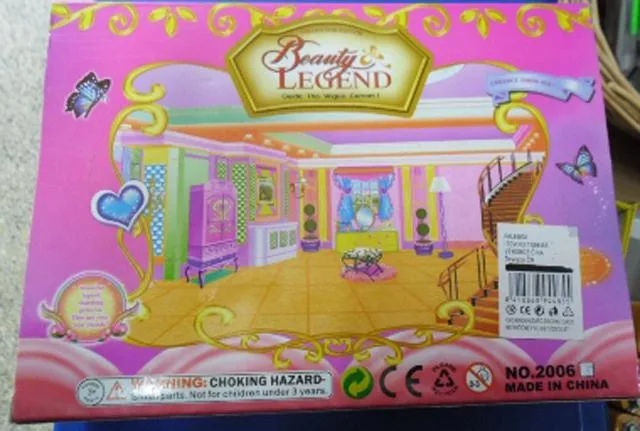 Bambola in plastica con accessori «Beauty LEGEND» — foto 2 dell'alert A12/1070/13