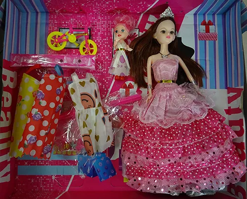 Set di bambole in plastica con accessori «Beauty Lovely Girl» — foto 2 dell'alert A12/00763/21