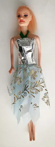 Bambola in plastica con accessori «Beauty Model» — foto 3 dell'alert A12/1952/18