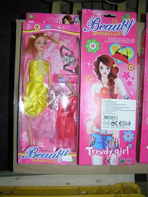 Bambola di plastica «Beauty Modern Lady» — foto 2 dell'alert A12/0253/14