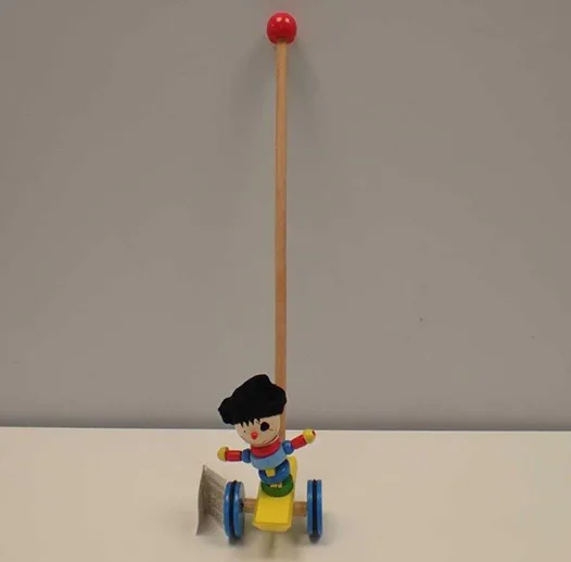Giocattoli di legno «BEEBOO Pirate on wheels» (Beeboo)