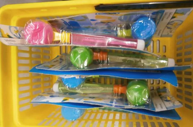 Giocattolo della bolla di sapone «Bellenblaas, Seifenblase, Bubble fun» — foto 2 dell'alert A12/1345/14