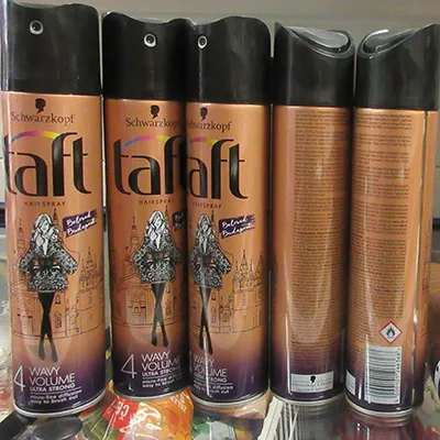 Spray per capelli «Beloved Budapest WAVY VOLUME ULTRA STRONG 4» — foto 2 dell'alert A12/02510/24