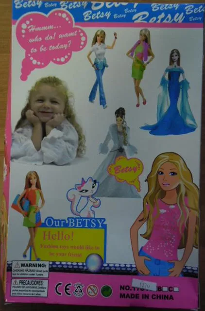 Bambola in plastica con accessori «Betsy» (Unknown)