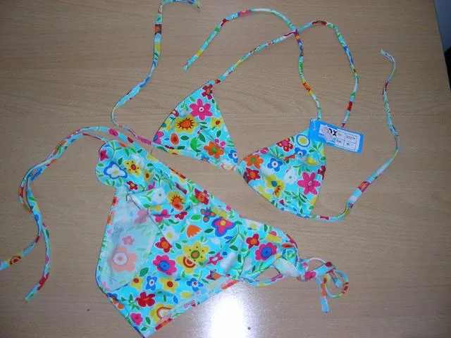 Bikini di ragazza (Doxuer)