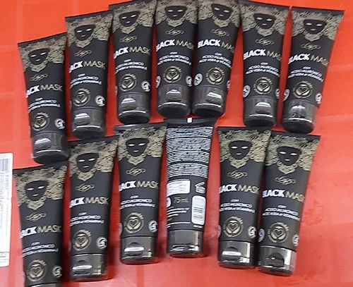 Crema viso «Black Mask» — foto 2 dell'alert A12/02821/23