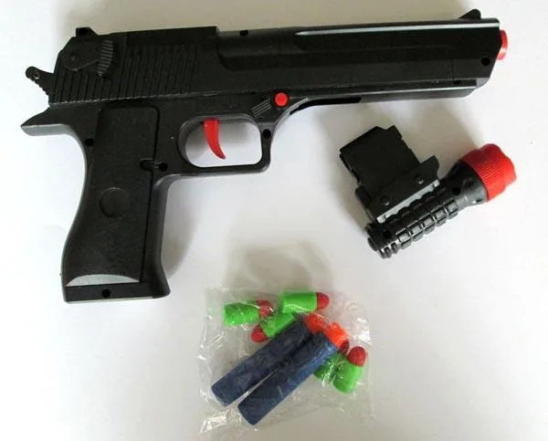 Pistola giocattolo «Black Series Gun» — foto 4 dell'alert A11/0042/19