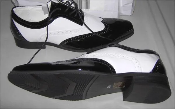 Scarpe da uomo «Black White Duplicate» — foto 1 dell'alert A12/1392/18