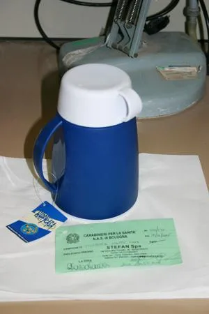 Boccetta e recipienti di thermos — foto 1 dell'alert 0425/07