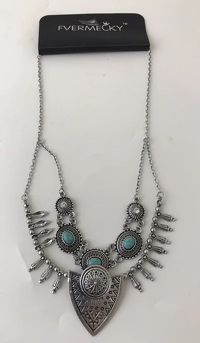 Collana «Bohemian Carved Turquoise Fringe Necklace» — foto 1 dell'alert INFO/00076/21