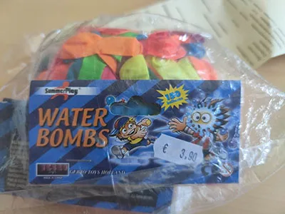 Bombe ad acqua (Summer play)