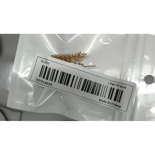 Orecchini «Boucles d’oreilles à clous en strass (1 pair Of Gold sur emballage)» — foto 3 dell'alert A12/02554/24