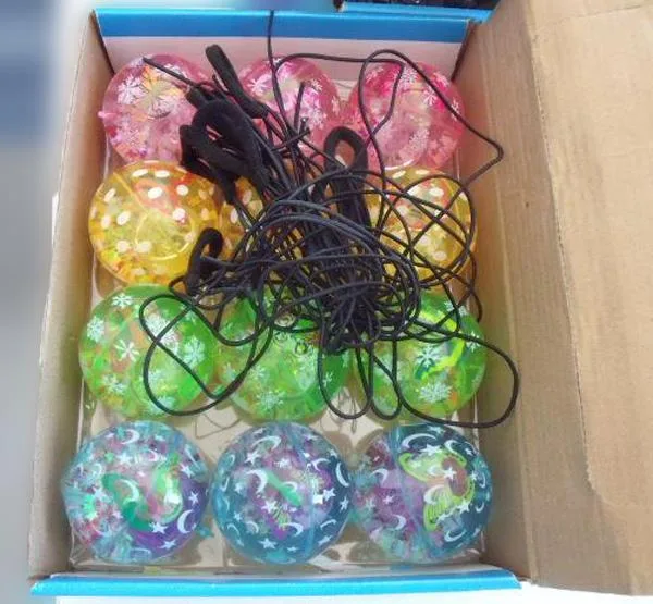Palline con cavo elastico (sfere Yo-Yo) «Bounce Ball» (BEACH WORLD)