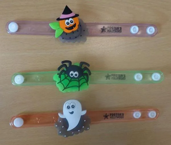 Bracciale lampeggiante (Foster's Hollywood)