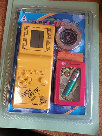 Giocattolo elettronico «BRICK GAME 9999» — foto 5 dell'alert A12/01169/23