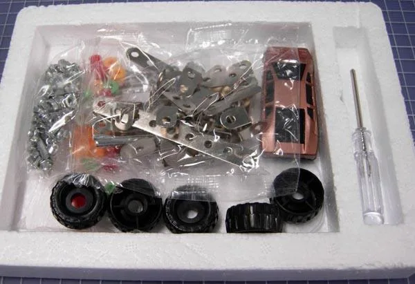 Kit di costruzione in metallo «BRICKS Metallbaukasten (Metal construction kit)» — foto 2 dell'alert A12/0329/15