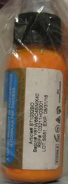 Inchiostro del tatuaggio &amp; #13; &amp; #13; &amp; #13; «Bright orange» (Intenze)