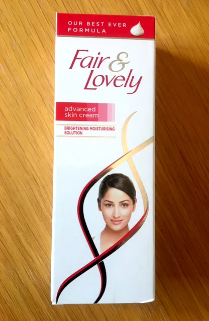 Prodotto schiarimento della pelle «Brightening moisturising solution» — foto 1 dell'alert A12/00085/19