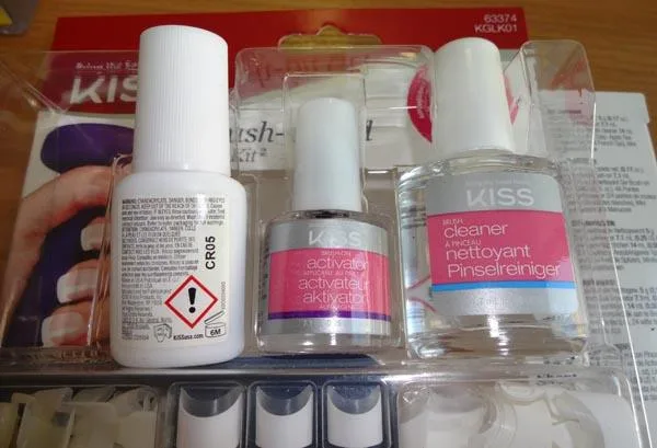 Kit unghie artificiali «Brush – on Gel Nail Kit» — foto 2 dell'alert A12/1773/19