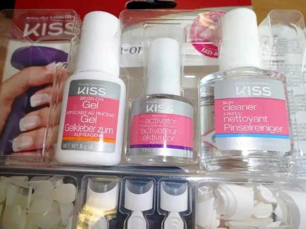 Kit unghie artificiali «Brush – on Gel Nail Kit» — foto 3 dell'alert A12/1773/19