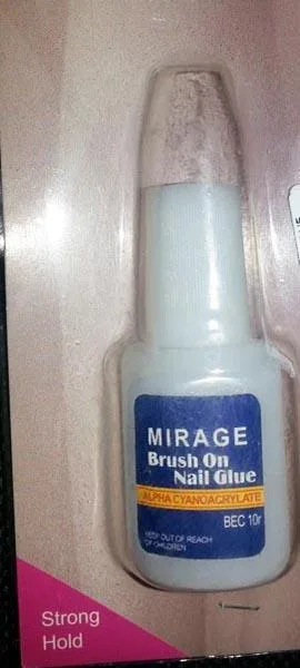 Colla per unghie false «Brush On Nail Glue» — foto 1 dell'alert A12/0116/16