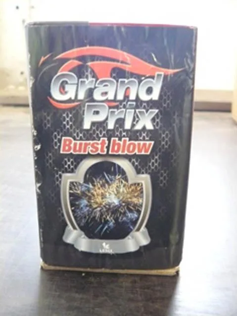 Fuochi d'artificio «Burst Blow» (Grand Prix)