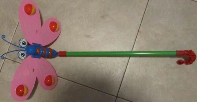 Push- lungo giocattolo «Butterfly» (Unknown)
