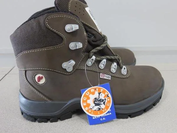 Scarpe di sicurezza «Calzado de Seguridad (Safety shoes)» — foto 1 dell'alert A12/0384/17