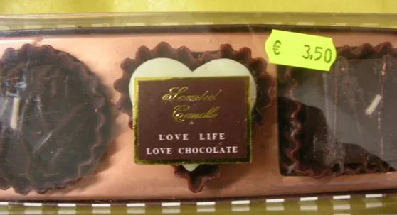 Candele – Candele rasate con cioccolato e crema fragranza (Scented Candle – LOVE LIFE LOVE CHOCOLATE)
