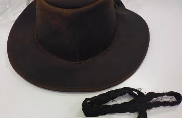 Cappello in pelle — foto 1 dell'alert A12/1353/16