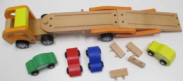 Giocattolo di legno «Car Carrier» (VIGA)