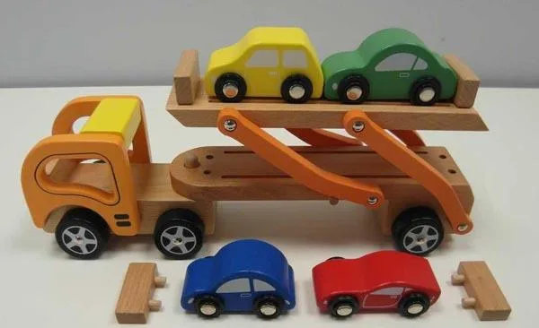 Giocattolo di legno «Car Carrier» — foto 2 dell'alert A12/0720/17