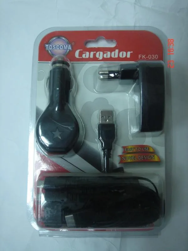 Caricabatterie universale per telefoni cellulari «Cargador» — foto 2 dell'alert A12/0625/13