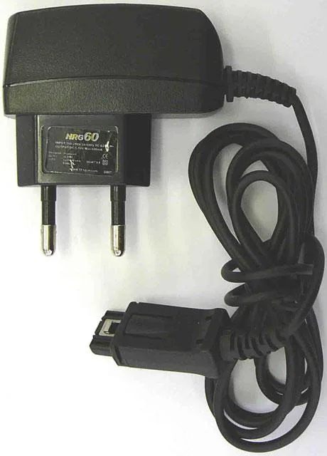 Caricabatterie da viaggio – TFI Mini Caricabatteria da viaggio Elettronica — foto 1 dell'alert 1219/09