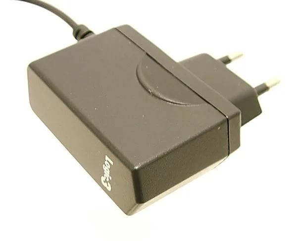 Caricabatterie multi per console di gioco portatili – AC Adaptor — foto 3 dell'alert 0276/09
