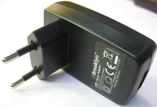 Caricabatterie "Smart charger" & #13; & #13; — foto 1 dell'alert 1021/11