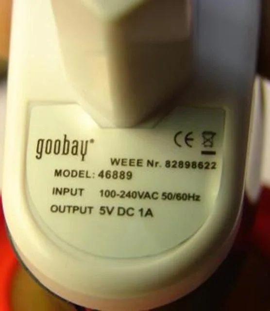 Caricabatterie USB &amp;#13; &amp; #13; (Goobay)