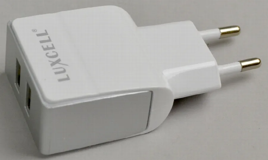 Caricabatterie USB — foto 1 dell'alert A12/00057/19