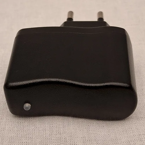 Caricabatterie USB — foto 2 dell'alert SR/00600/26