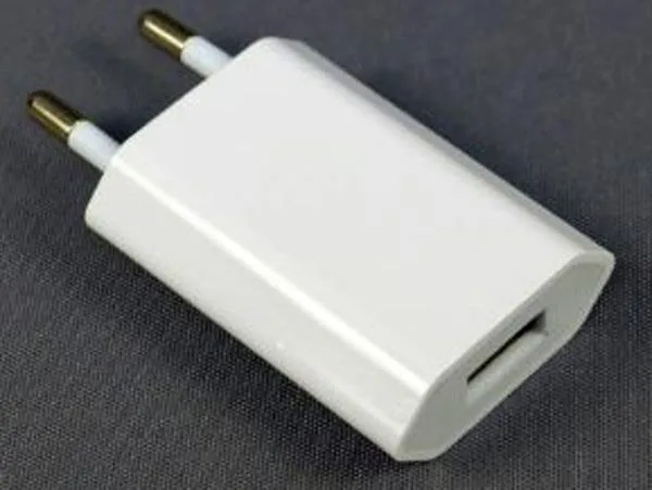 Caricabatterie USB — foto 2 dell'alert INFO/0070/19